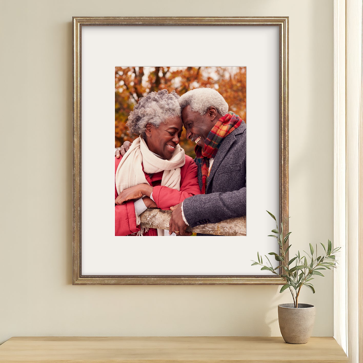 Americanflat Vintage Frames with Mat | Distressed Molding