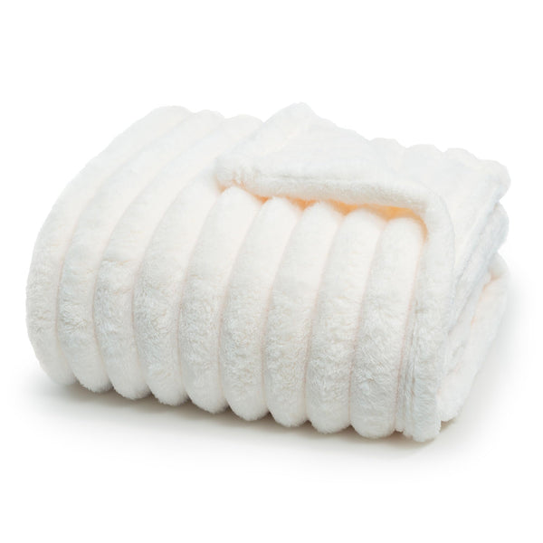 Americanflat 50x60 Faux Fur Throw Blanket - Soft and Breathable Throw Blanket for Couch, Bed, Chair - White Faux Fur Blankets Perfect for Home, Bedroom, or Outdoor Use