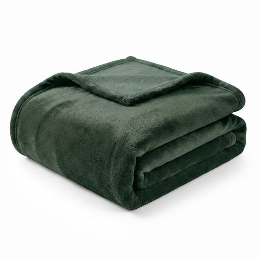 Americanflat 60x80 Fleece Throw Blanket - Soft and Breathable Throw Blanket for Couch, Bed, Chair - Roomy Fleece Blankets Perfect for Home, Bedroom, or Outdoor Use - Green