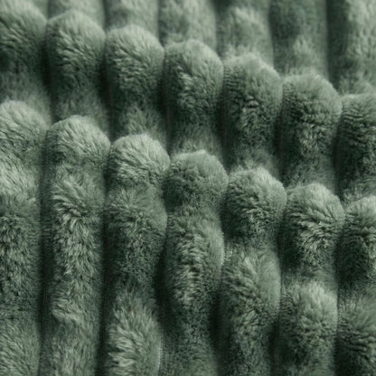 Americanflat 50x60 Faux Fur Throw Blanket - Soft and Breathable Throw Blanket for Couch, Bed, Chair - Green Faux Fur Blankets Perfect for Home, Bedroom, or Outdoor Use