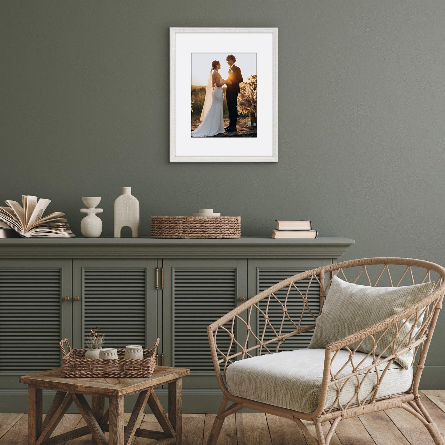 16x20 with 11x14 Mat | Vintage Frames | White Gold | Modern - Premium Quality