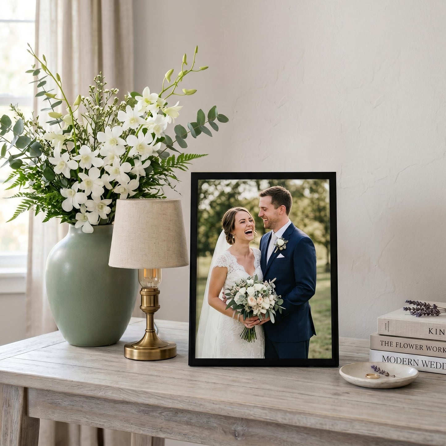Streamline Picture Frame