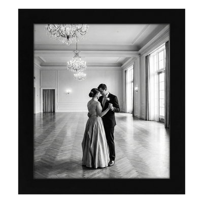 Signature Unmatted Picture Frame — Black / 7x8 / 1 Pack