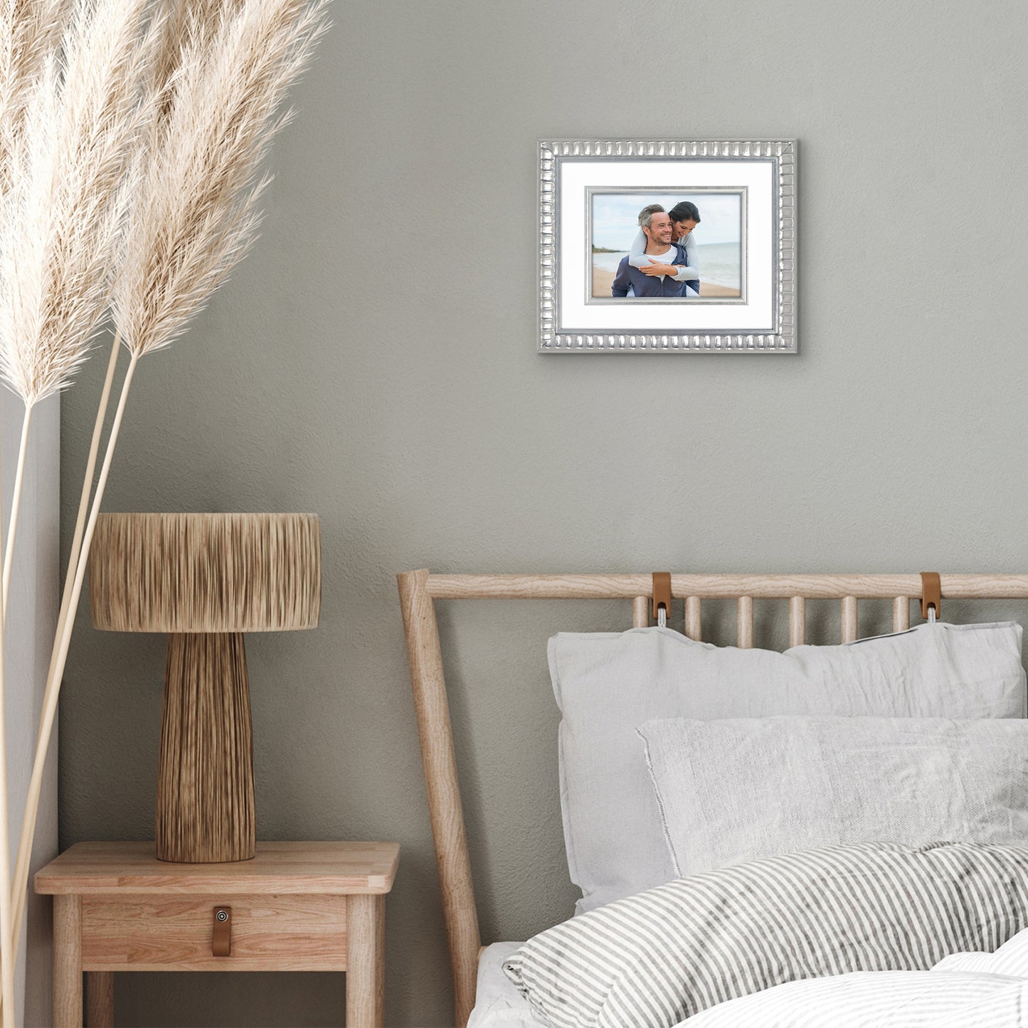 Veranda Picture Frame | Fillet Accent | Mat Included | Shatter-Resistant - Americanflat