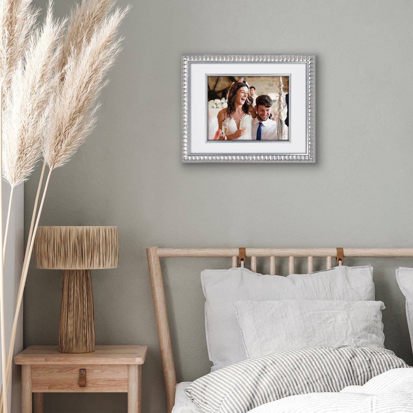 Veranda Picture Frame | Fillet Accent | Mat Included | Shatter-Resistant - Americanflat