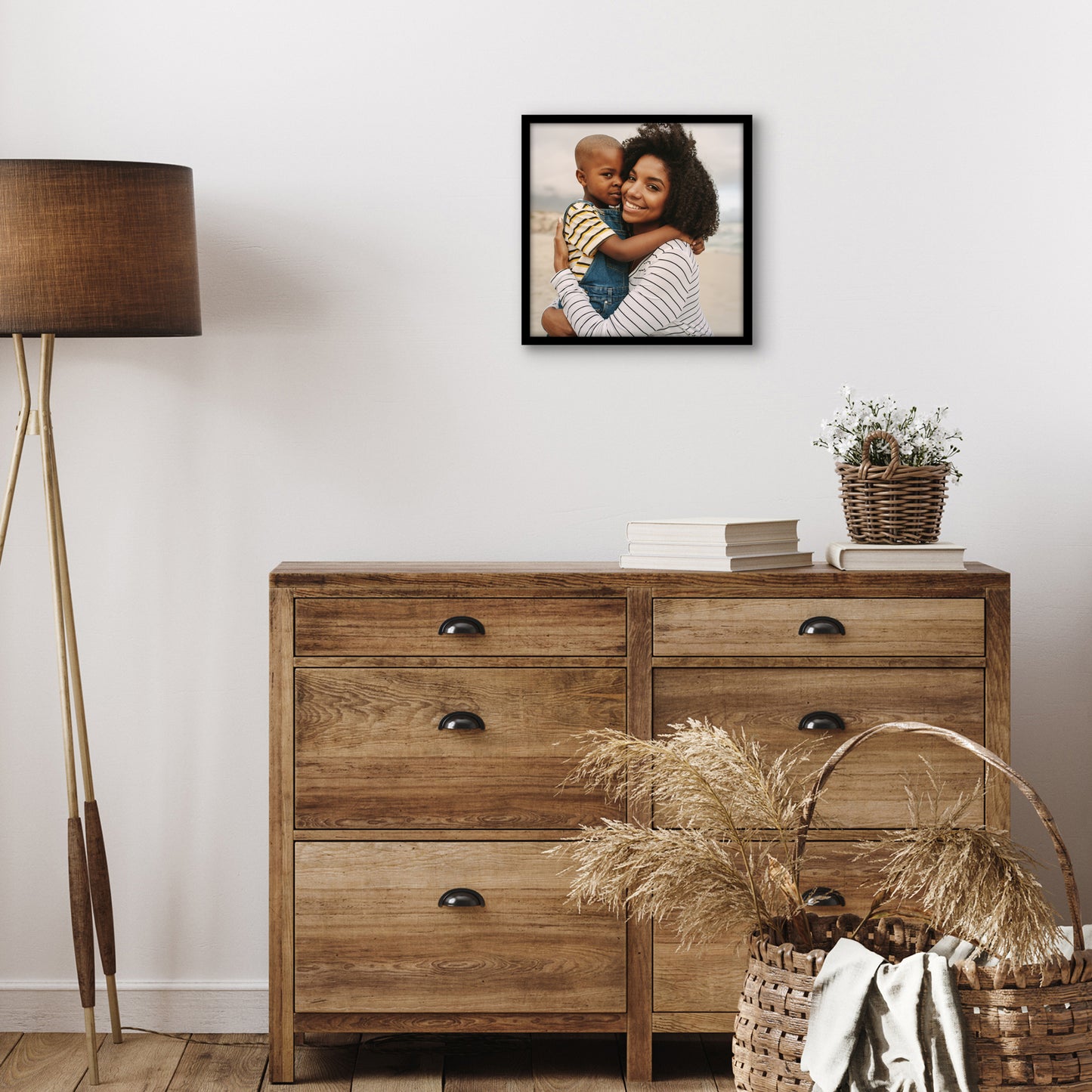 Thin Border Photo Frame in Black - Plexiglass Cover For Horizontal Formats - Picture Frame