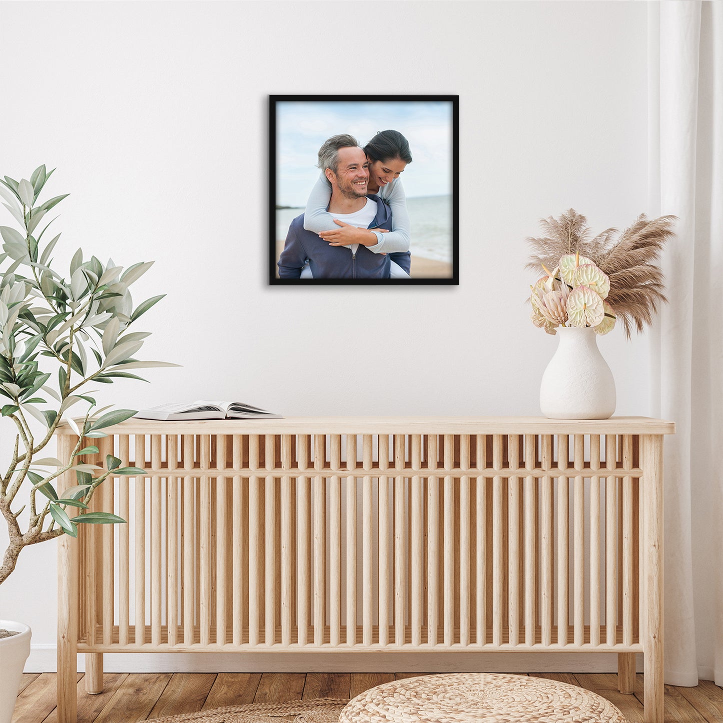 Thin Border Photo Frame in Black - Plexiglass Cover For Horizontal Formats - Picture Frame